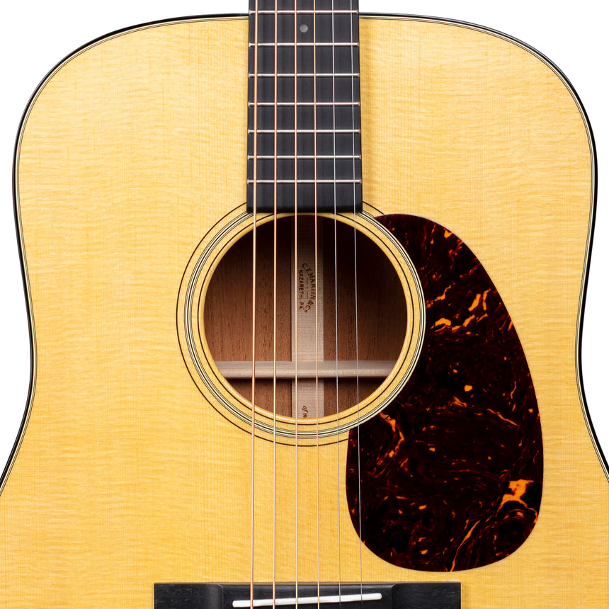 Martin D-18 – inkludierter Hardcase 3