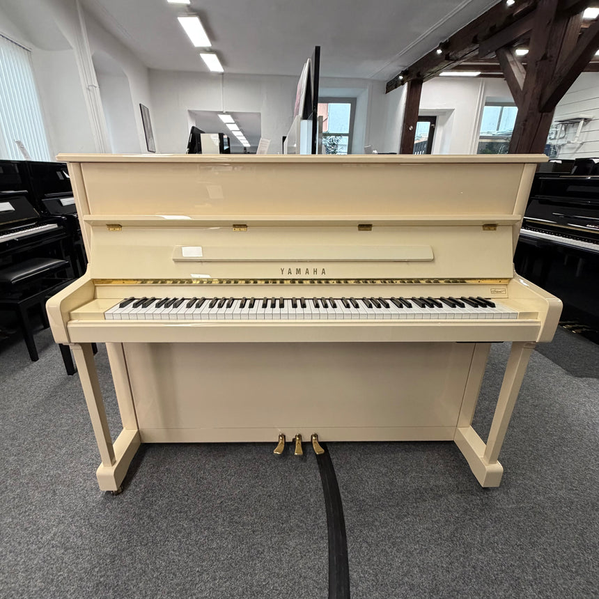 Yamaha Klavier V 118 Vienna Elfenbein poliert Occasion Bj. 2000, sehr guter Zustand mit Silent System (gebraucht)