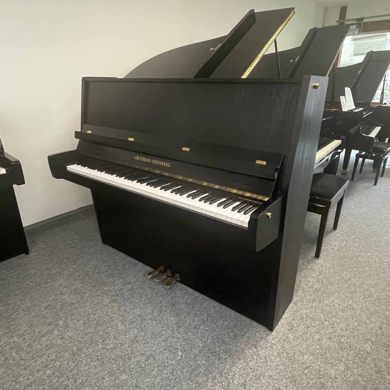 GROTRIAN STEINWEG 122 College Occasion Bj. 1991, sehr guter Zustand (gebraucht) - Musik-Ebert Gmbh