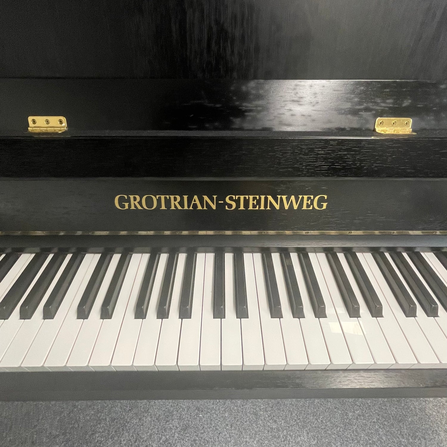GROTRIAN STEINWEG 122 College Occasion Bj. 1991, sehr guter Zustand (gebraucht) - Musik-Ebert Gmbh