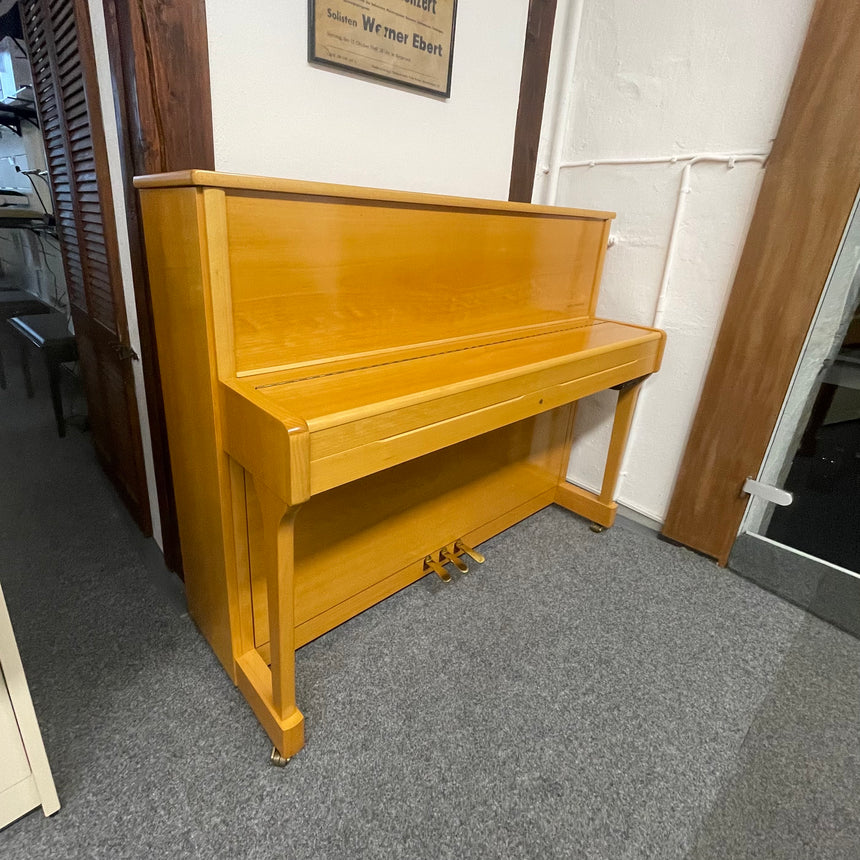 Wilhelm Steinberg Klavier IQ 16 Buche satiniert Occasion m. Quiet System Bj. 2003 Renner Mechanik, Bestzustand (gebraucht) - Musik-Ebert Gmbh