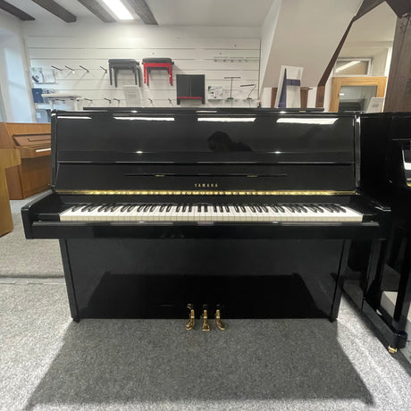 Yamaha Klavier P 2 schwarz poliert Occasion sehr guter Zustand Bj. 1983 original made in Japan (gebraucht) - Musik-Ebert Gmbh