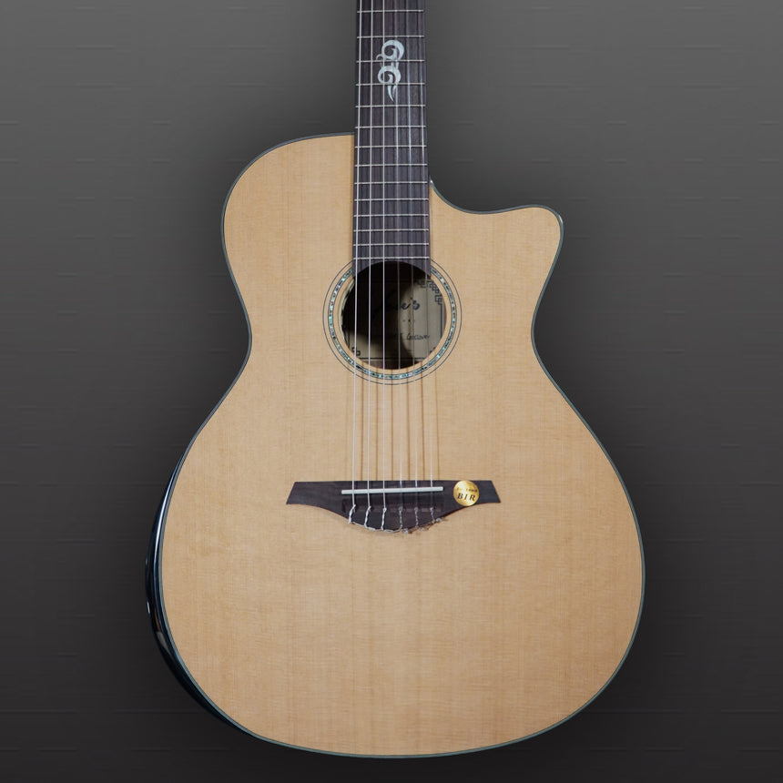 You's Guitar WA25E Crossover Konzertgitarre