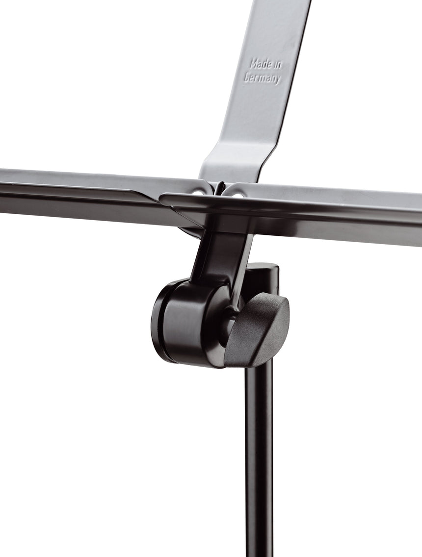 Pupitre König & Meyer 10065 noir – détail de la tablette rabattable