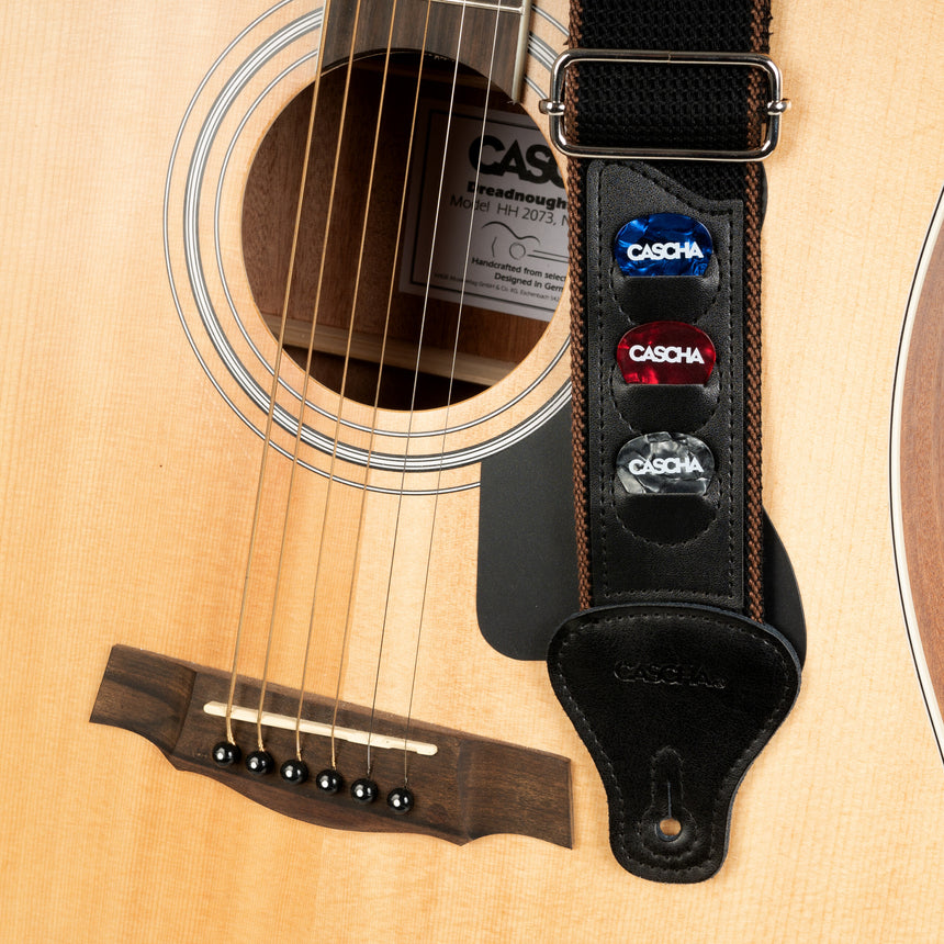 Cascha HH-2259, black, polyester/cotton – pick holder on guitar
