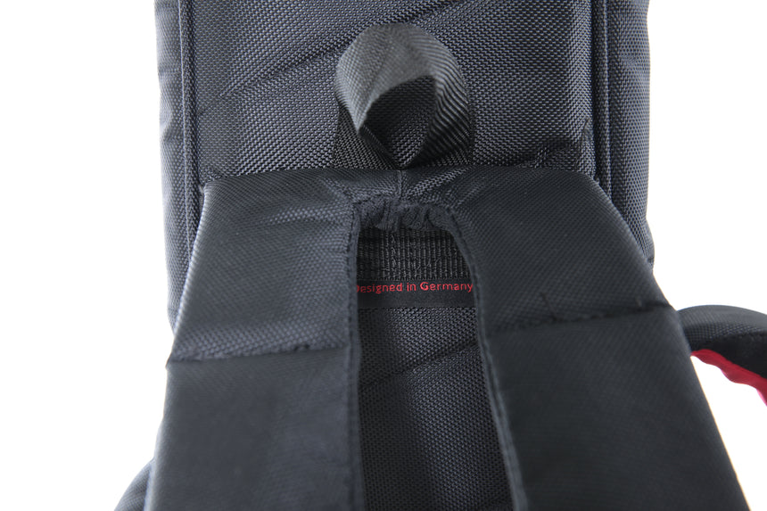 GEWA Cross 30 Konzertgitarrentasche 4/4 215.505, schwarz – Nahaufnahme der gepolsterten Schultergurte