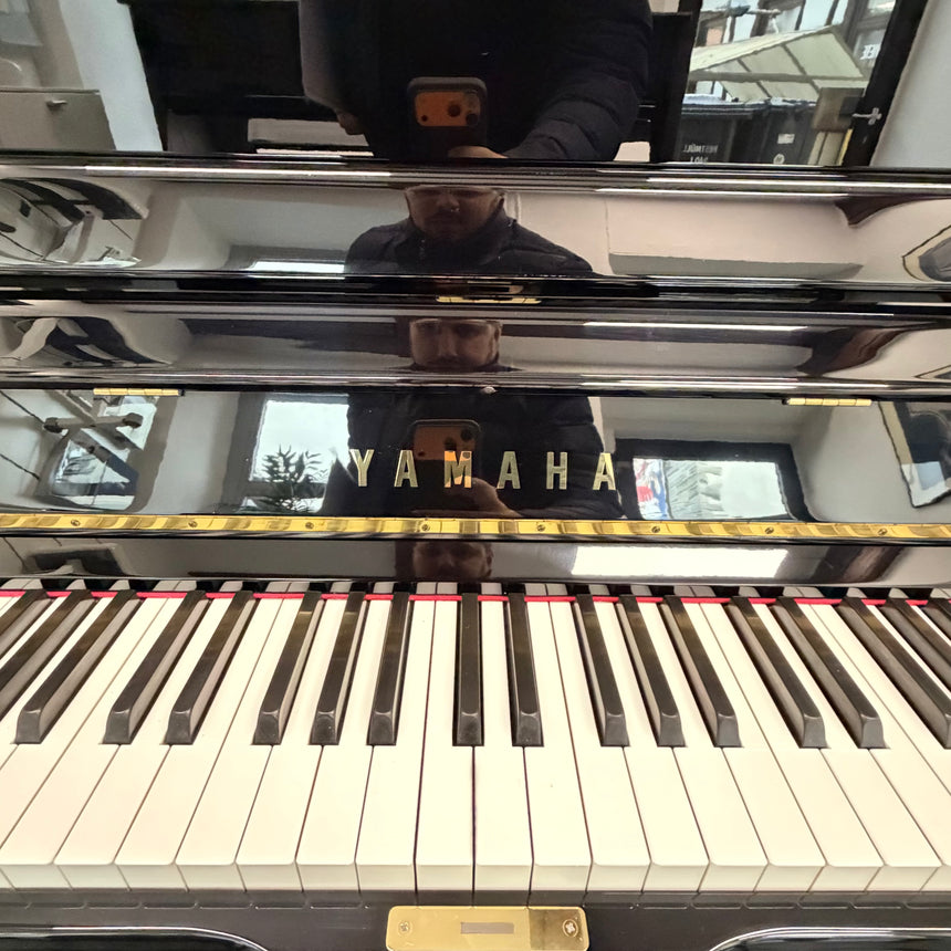 Yamaha Klavier SU 118 C schwarz poliert Occasion Bj. 1991 sehr guter Zustand (gebraucht) - Musik-Ebert Gmbh