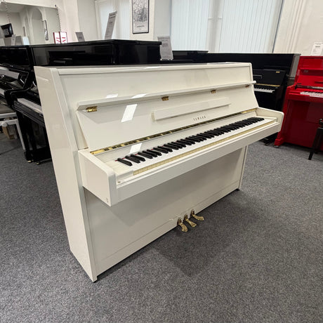 Yamaha Klavier M1J weiß poliert Occasion Bj. 1983 perfekter Zustand, made in Japan (gebraucht) - Musik-Ebert Gmbh