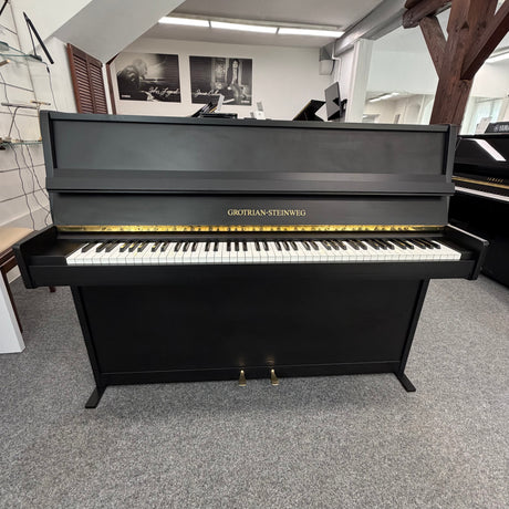 GROTRIAN-STEINWEG Klavier 110 Occasion schwarz matt Bj. 1973 – Bestzustand mit Renner Mechanik (gebraucht)