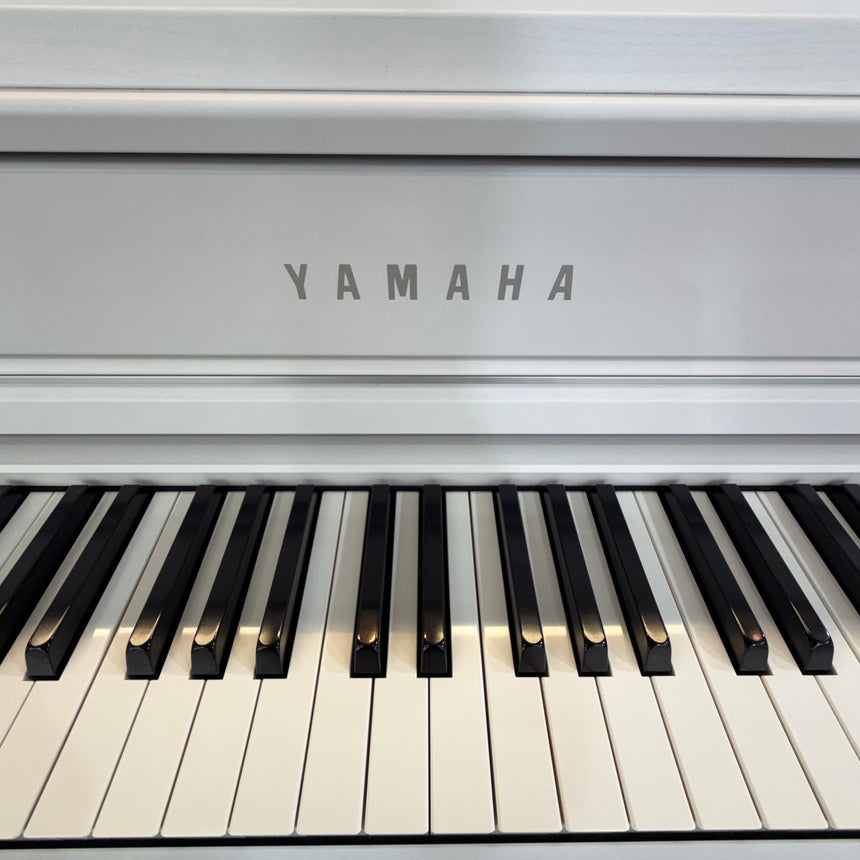Yamaha E-Piano CLP-575 weiss Occasion, sehr guter Zustand Bj. 2016, inkl. Bank (gebraucht)