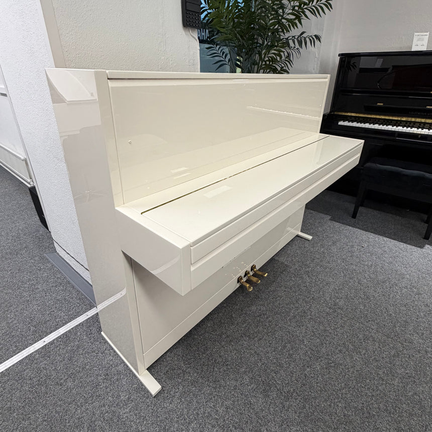 C. Bechstein Klavier A 2 Occasion – weiß poliert, mit Vario-System, Bj. 2019, neuwertig (gebraucht)