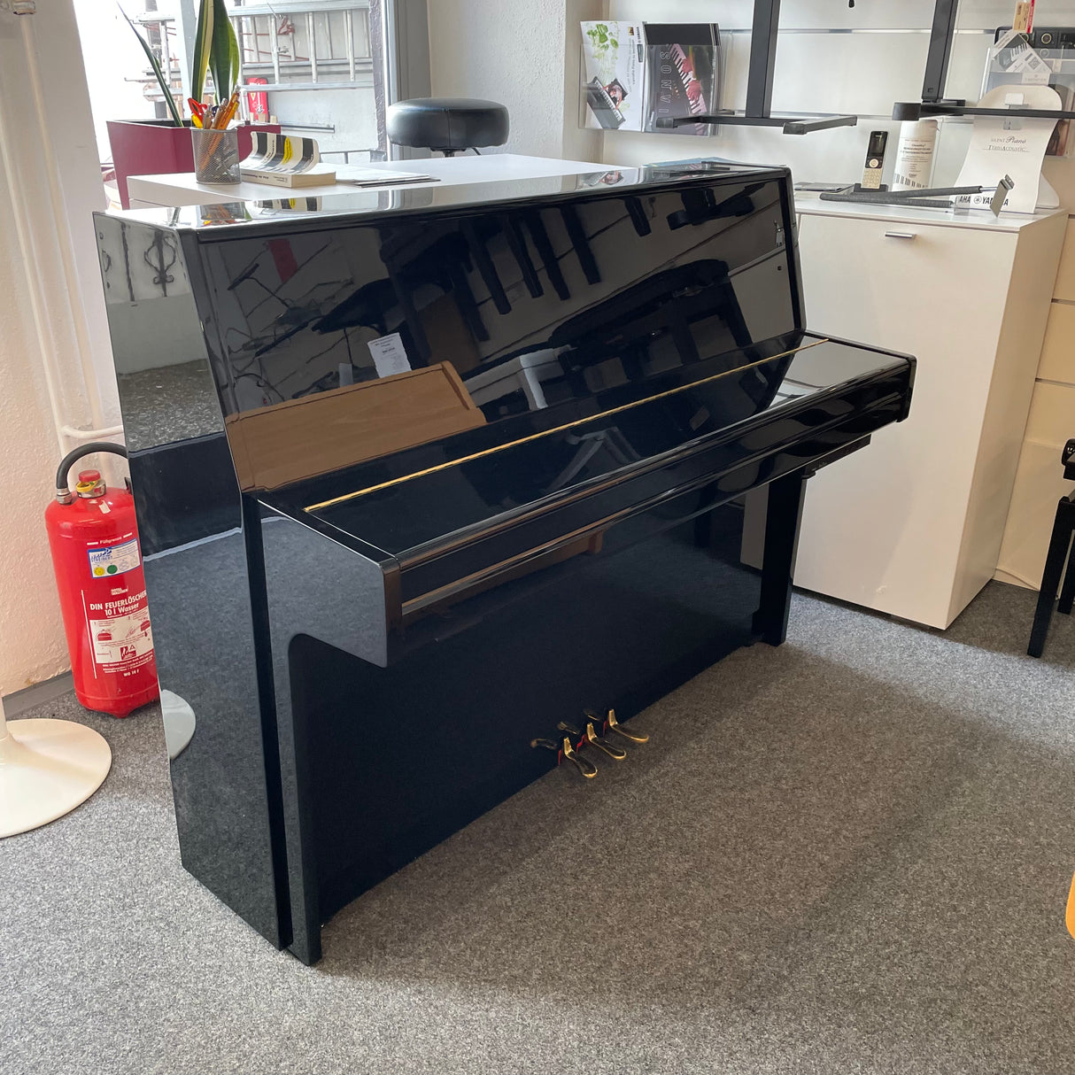 KAWAI Klavier K 150 AT Silent Anytime schwarz poliert Occasion Bj. 1996, original made in Japan, sehr guter Zustand (gebraucht) - Musik-Ebert Gmbh