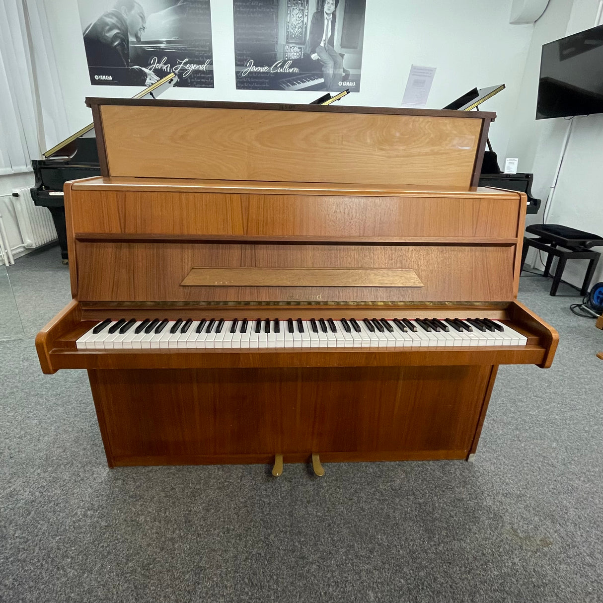A. GRAND Klavier M 104 Occasion Nussbaum Bj. 1970 made in Germany (gebraucht) - Musik-Ebert Gmbh