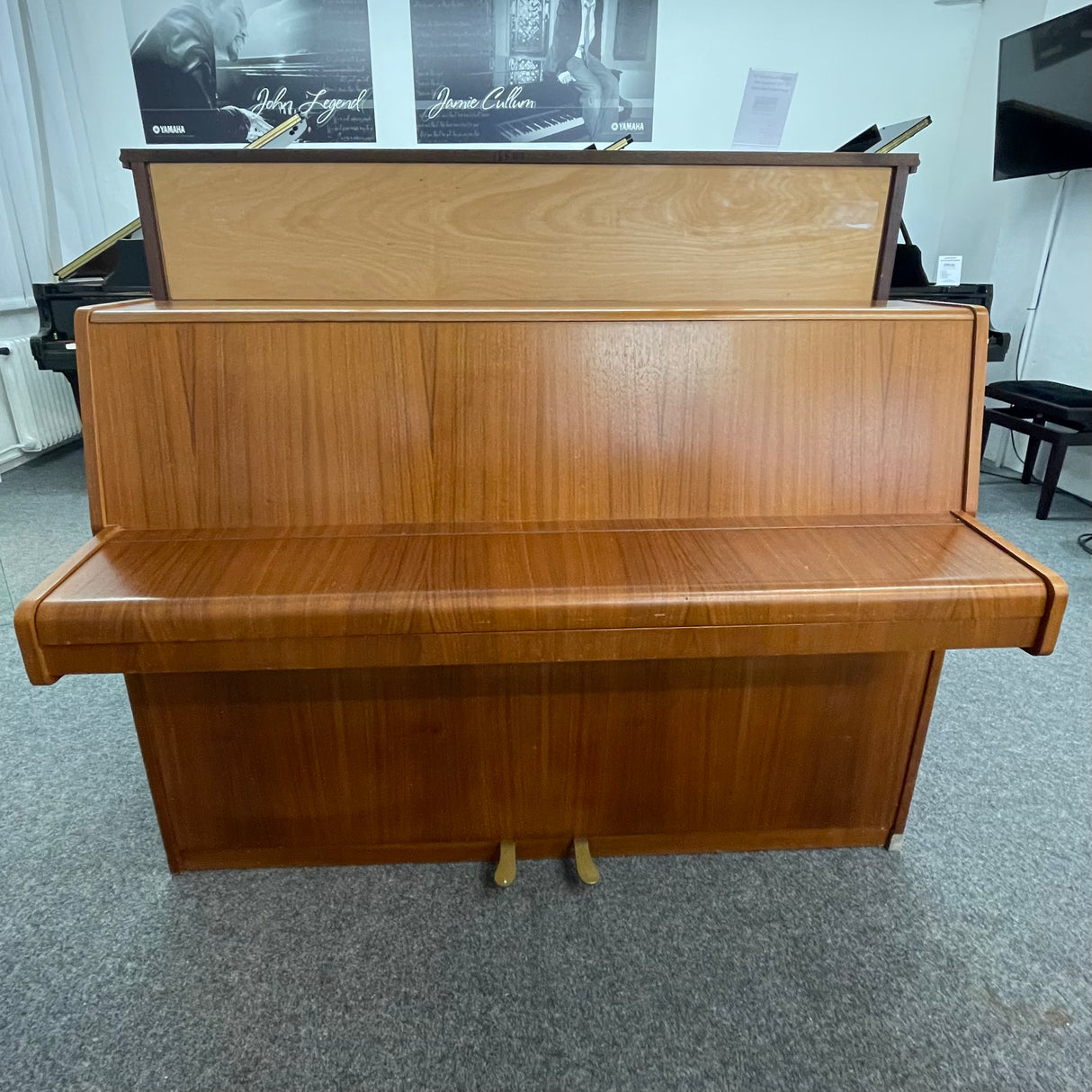 A. GRAND Klavier M 104 Occasion Nussbaum Bj. 1970 made in Germany (gebraucht) - Musik-Ebert Gmbh