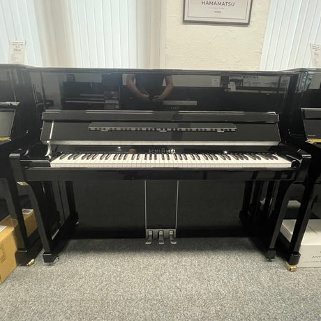 W.Schimmel Klavier 120 Classic Occasion schwarz poliert Silver Line Bj. 2004 Bestzustand mit Renner Mechanik (gebraucht)