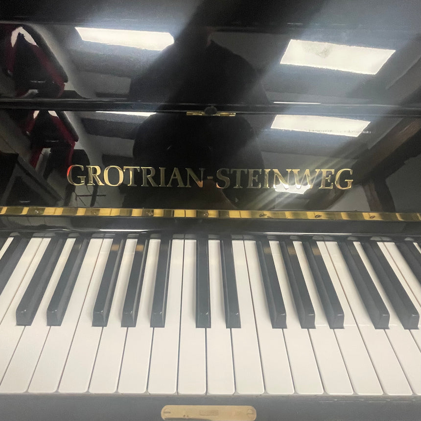 GROTRIAN-STEINWEG Klavier 122 V schwarz poliert Occasion Bj. 1988, sehr guter Zustand (gebraucht)