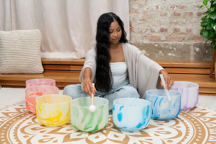Meinl MCSBSETCHA marbled crystal singing bowl set – being played indoors