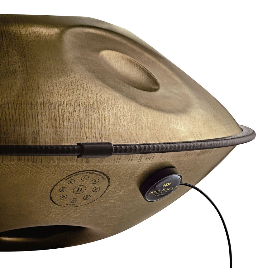 MEINL Sonic Energy SEPU Tonabnehmer, schwarz – Anwendungsbild an der Unterseite einer Handpan