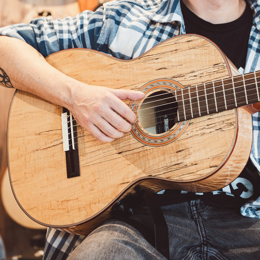 Gitano 70900 guitar support, black and aluminium – in use on a classical guitar