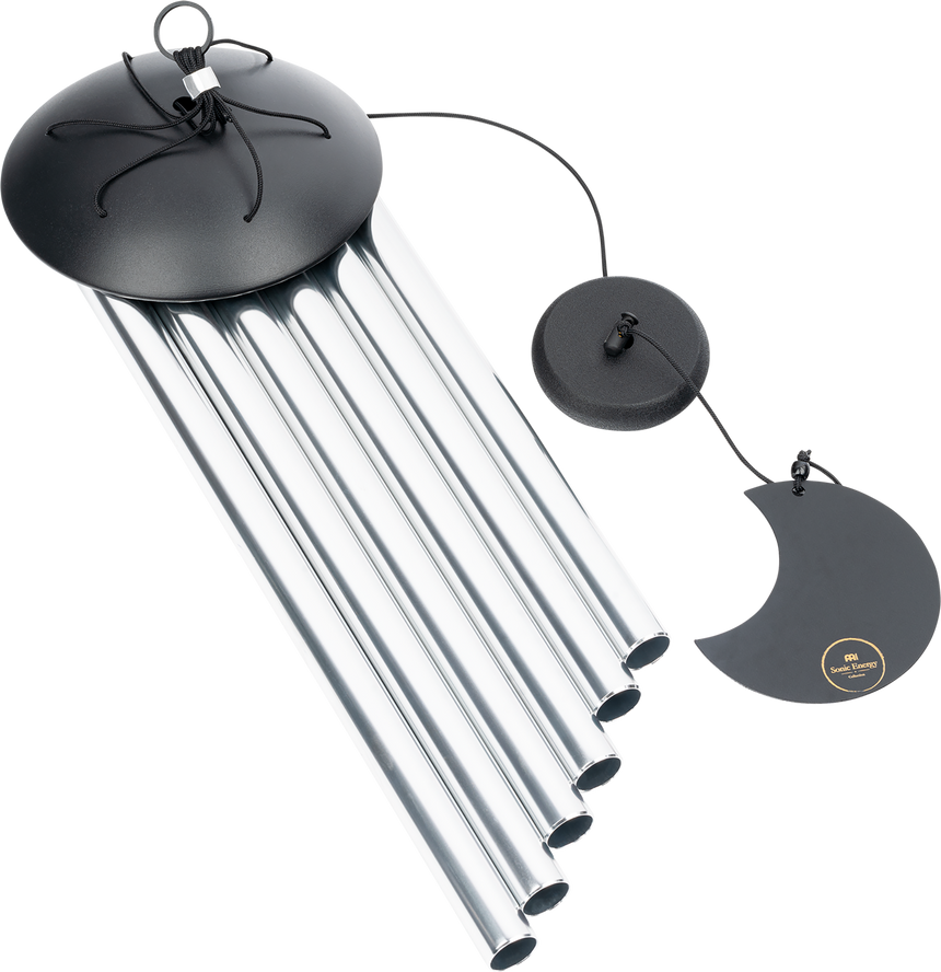 Carillon de méditation Meinl Sonic Energy MMC32S argenté, 80 cm – vue en biais des tubes et du pendule