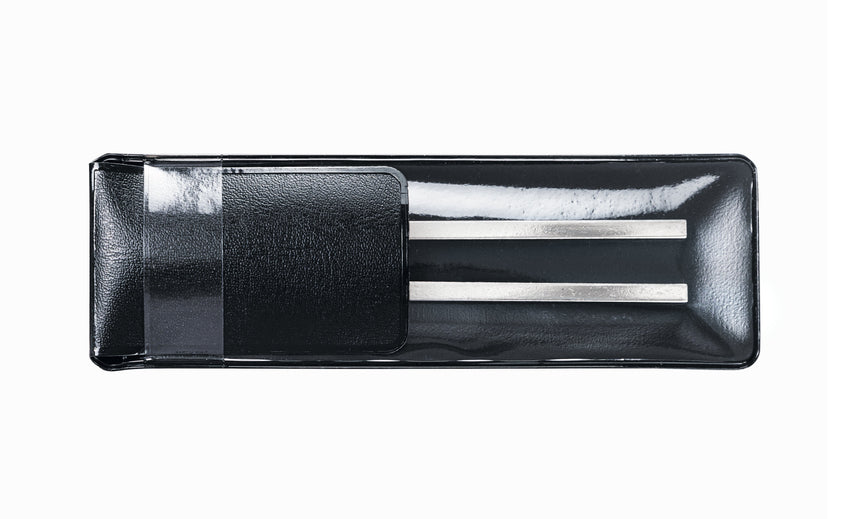 Diapason nickelé König & Meyer 168/2 dans son étui noir.