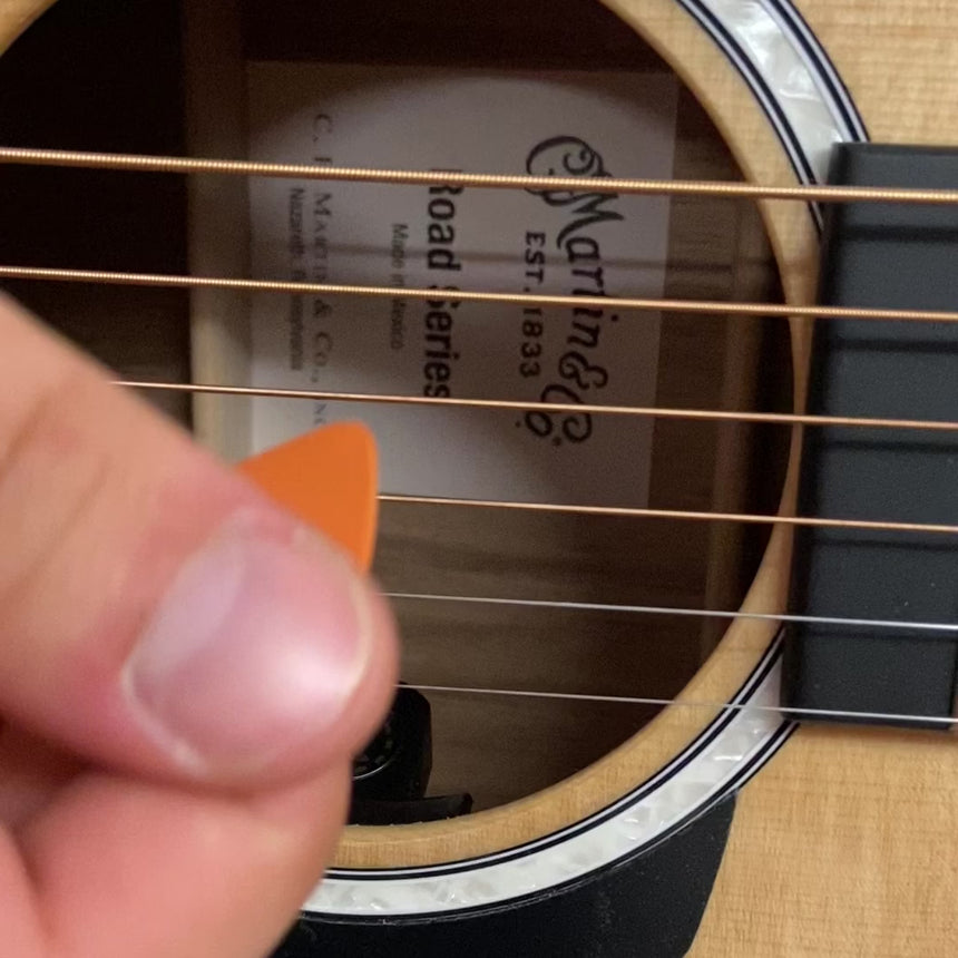 Guitare western Martin 000-12E avec micro et housse de transport