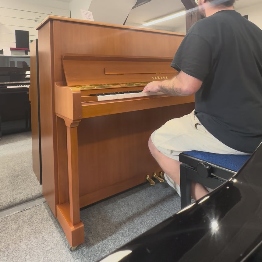 Yamaha P 121 piano, satin cherry finish, used, year of manufacture 2002, excellent condition (used)